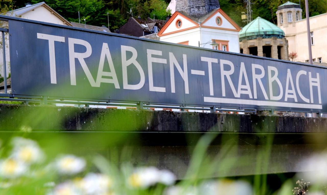 Moselromance - Luxusapartment - Grosse Terrasse - Ruhige Lage Traben-Trarbach Bagian luar foto